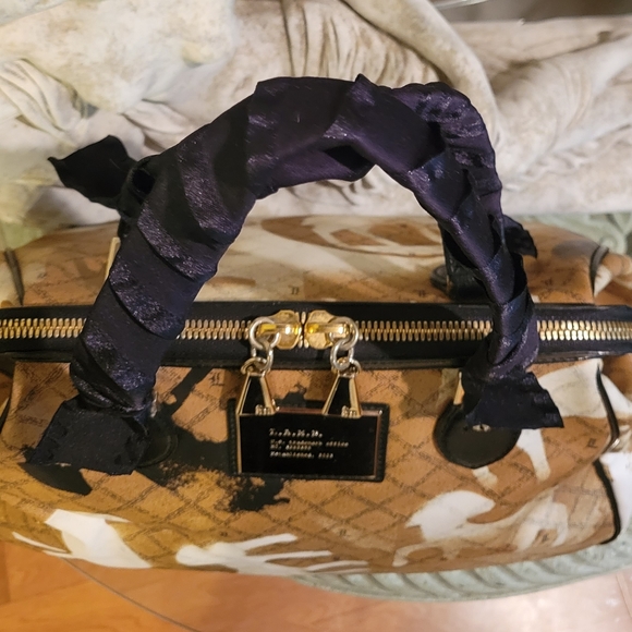 L.A.M.B. by Gwen Stefani Stencil Pattern Elmwood Bag and Wallet Set #375 - Picture 9 of 17